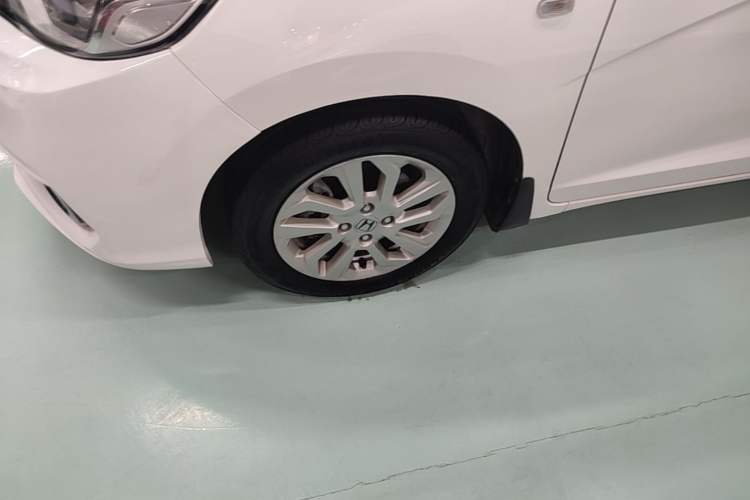 Used Honda Fit 2018 1.5L CVT Comfort Sunroof Version Left Front Wheel Hub