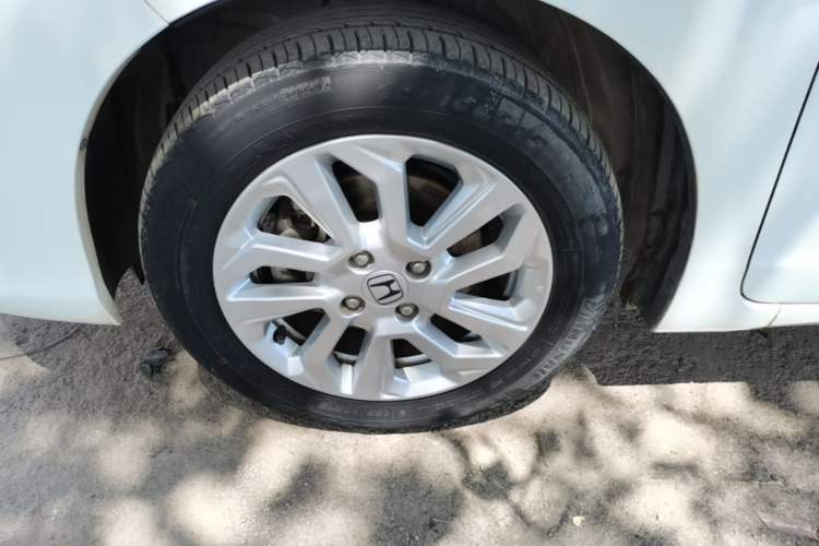 Used Honda Fit 2018 1.5L CVT Comfort Sunroof Version Left Front Wheel Hub