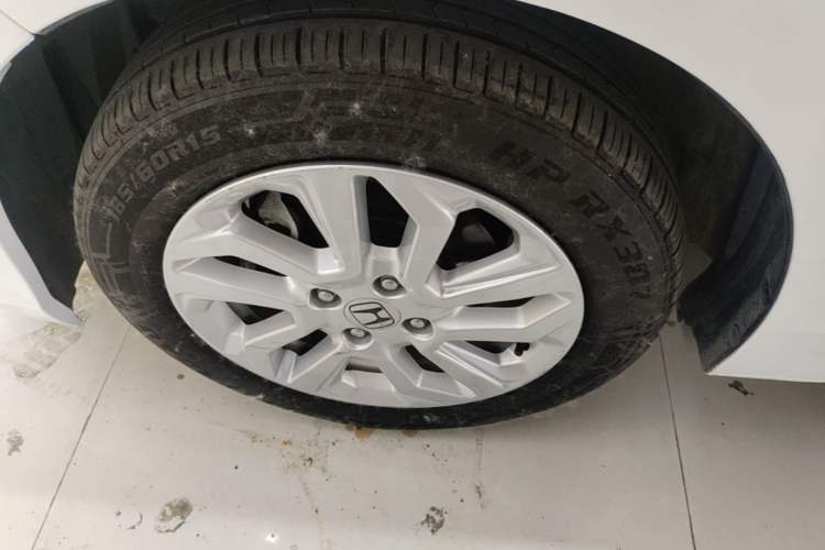 Used Honda Fit 2018 1.5L CVT Comfort Sunroof Version Left Front Wheel Hub