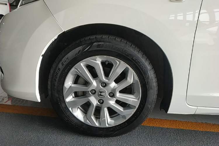 Used Honda Fit 2018 1.5L CVT Comfort Sunroof Version Left Front Wheel Hub
