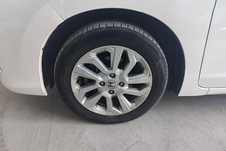 Used Honda Fit 2018 1.5L CVT Comfort Sunroof Version Left Front Wheel Hub