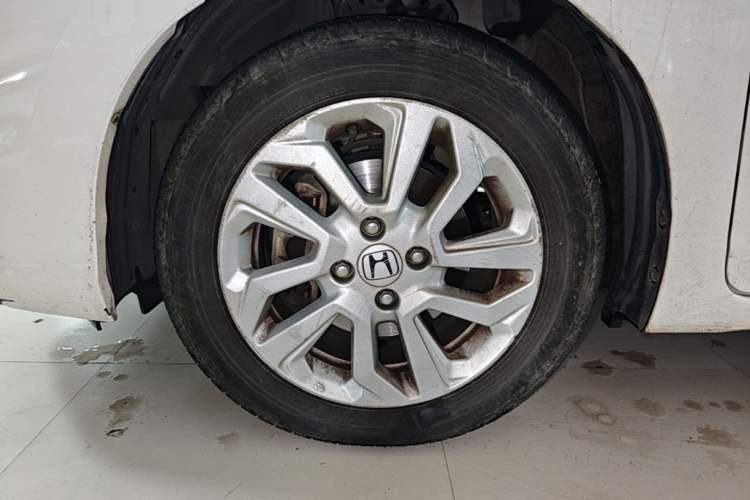 Used Honda Fit 2018 1.5L CVT Comfort Sunroof Version Left Front Wheel Hub