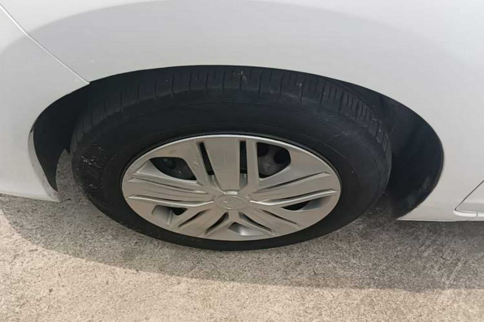 Used Honda Fit 2018 1.5L Manual Comfort Version Left Front Wheel Hub