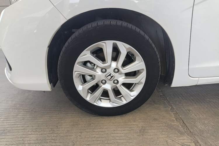 Used Honda Fit 2018 1.5L CVT Comfort Sunroof Version Left Front Wheel Hub