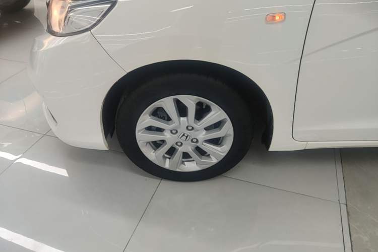 Used Honda Fit 2018 1.5L CVT Comfort Sunroof Version Left Front Wheel Hub