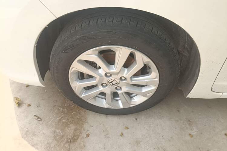 Used Honda Fit 2018 1.5L CVT Comfort Sunroof Version Left Front Wheel Hub