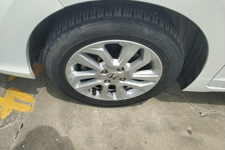 Used Honda Fit 2018 1.5L CVT Comfort Sunroof Version Left Front Wheel Hub