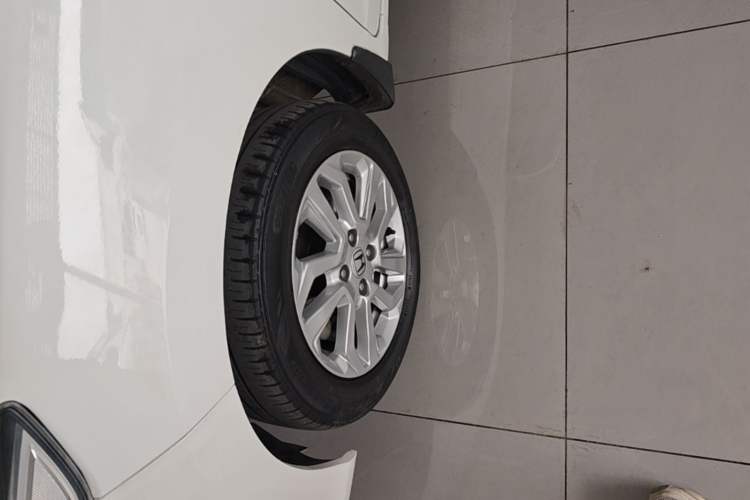 Used Honda Fit 2018 1.5L CVT Comfort Sunroof Version Left Front Wheel Hub