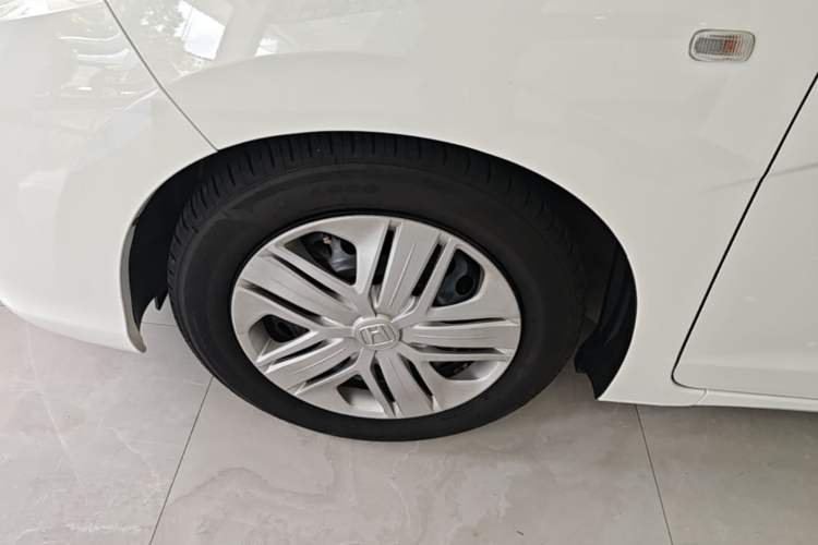 Used Honda Fit 2018 1.5L CVT Comfort Version Left Front Wheel Hub