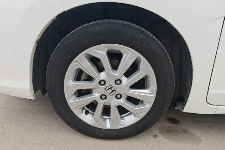 Used Honda Fit 2018 1.5L CVT Comfort Sunroof Version Left Front Wheel Hub