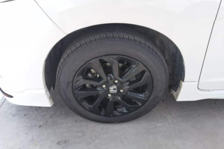 Used Honda Fit 2018 1.5L CVT Trendy Sports Edition Left Front Wheel Hub