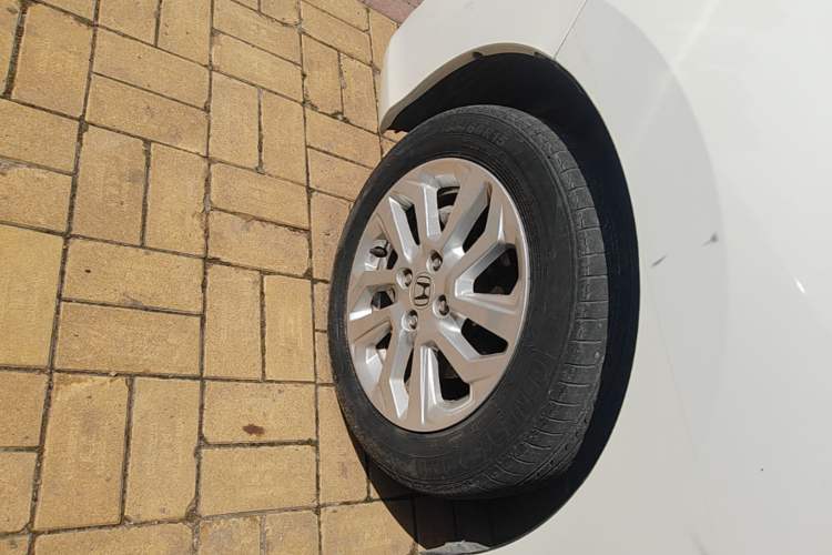 Used Honda Fit 2018 1.5L CVT Comfort Sunroof Version Left Front Wheel Hub