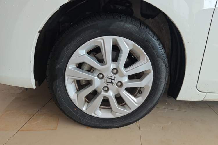 Used Honda Fit 2018 1.5L CVT Comfort Sunroof Version Left Front Wheel Hub