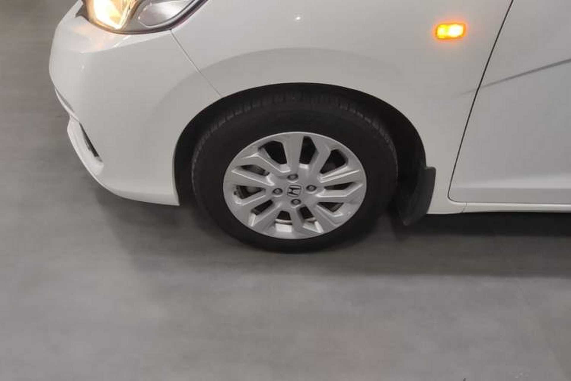 Used Honda Fit 2018 1.5L CVT Comfort Sunroof Version Left Front Wheel Hub