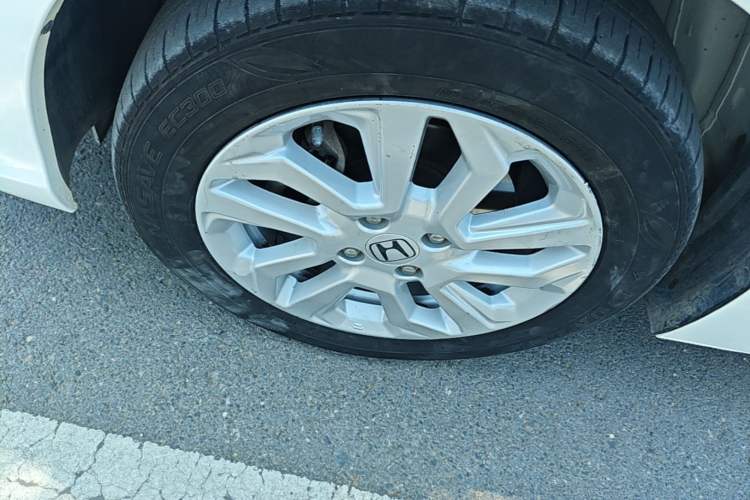 Used Honda Fit 2018 1.5L CVT Comfort Sunroof Version Left Front Wheel Hub