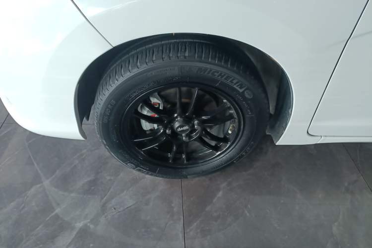 Used Honda Fit 2018 1.5L CVT Comfort Sunroof Version Left Front Wheel Hub