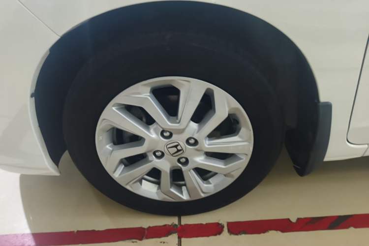 Used Honda Fit 2018 1.5L CVT Comfort Sunroof Version Left Front Wheel Hub