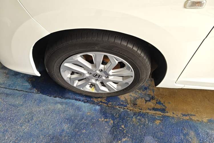 Used Honda Fit 2018 1.5L CVT Comfort Sunroof Version Left Front Wheel Hub