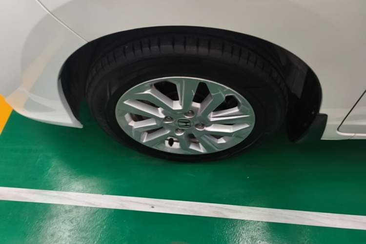 Used Honda Fit 2018 1.5L CVT Comfort Sunroof Version Left Front Wheel Hub