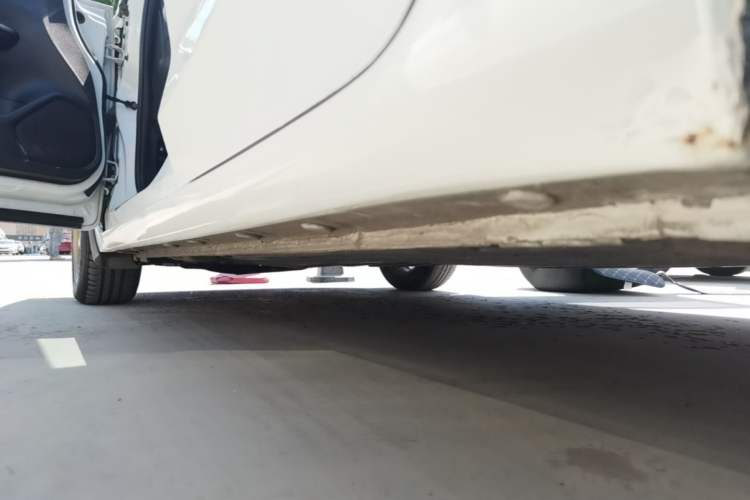 Used Honda Fit 2018 1.5L CVT Comfort Sunroof Version Left Side Sill
