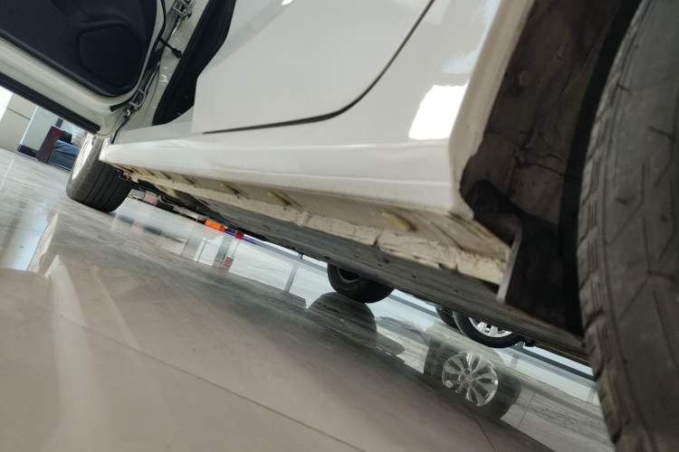 Used Honda Fit 2018 1.5L CVT Comfort Version Left Side Sill