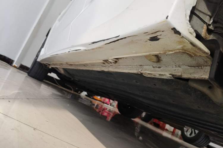 Used Honda Fit 2018 1.5L CVT Trendy Sports Edition Left Side Sill