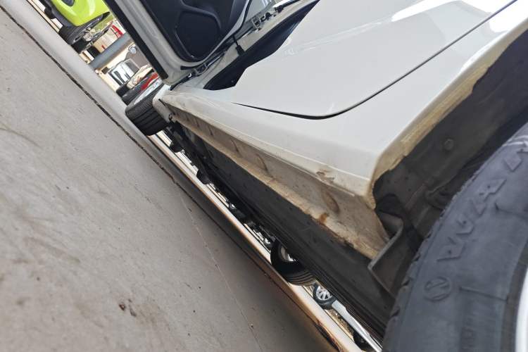 Used Honda Fit 2018 1.5L CVT Comfort Sunroof Version Left Side Sill