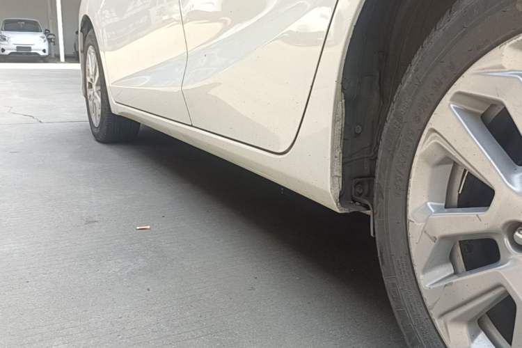 Used Honda Fit 2018 1.5L CVT Comfort Sunroof Version Left Side Sill