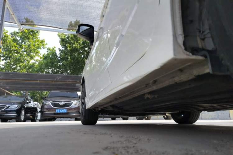 Used Honda Fit 2018 1.5L CVT Trendy Sports Edition Left Side Sill