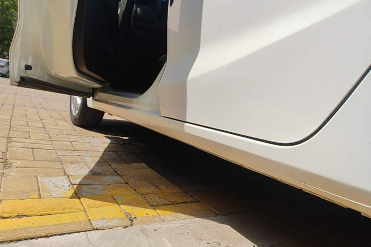Used Honda Fit 2018 1.5L CVT Comfort Sunroof Version Left Side Sill