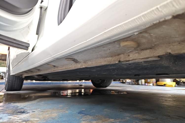 Used Honda Fit 2018 1.5L CVT Comfort Sunroof Version Left Side Sill