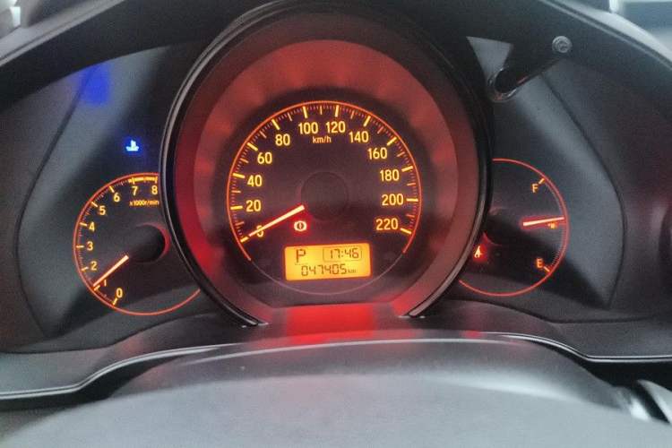 Used Honda Fit 2018 1.5L CVT Comfort Sunroof Version Odometer Close Up