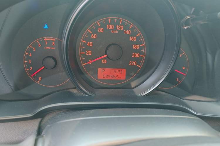 Used Honda Fit 2018 1.5L CVT Comfort Sunroof Version Odometer Close Up