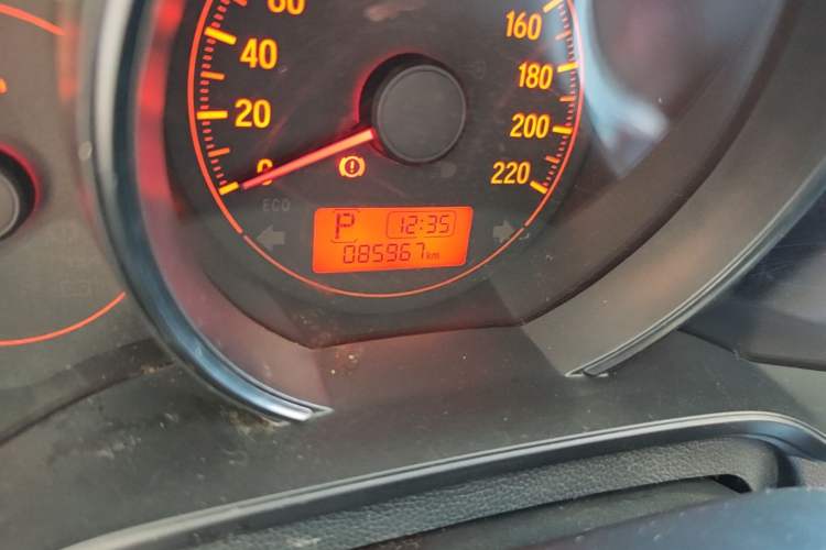 Used Honda Fit 2018 1.5L CVT Comfort Version Odometer Close Up