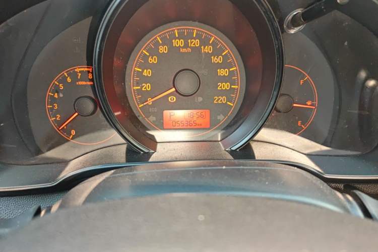 Used Honda Fit 2018 1.5L CVT Comfort Sunroof Version Odometer Close Up