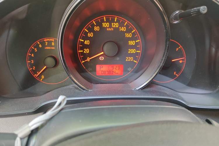 Used Honda Fit 2018 1.5L CVT Comfort Sunroof Version Odometer Close Up