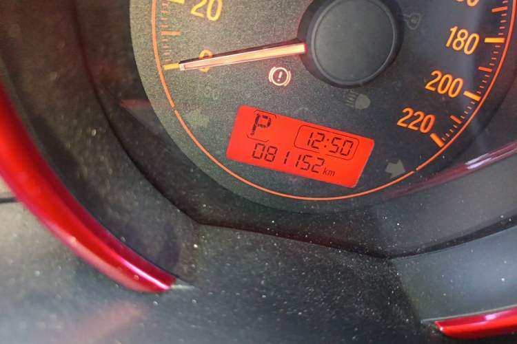 Used Honda Fit 2018 1.5L CVT Comfort Version Odometer Close Up