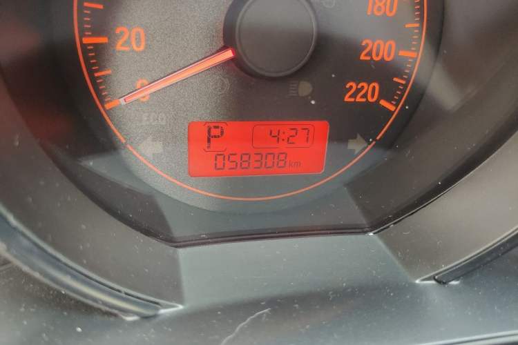 Used Honda Fit 2018 1.5L CVT Comfort Sunroof Version Odometer Close Up