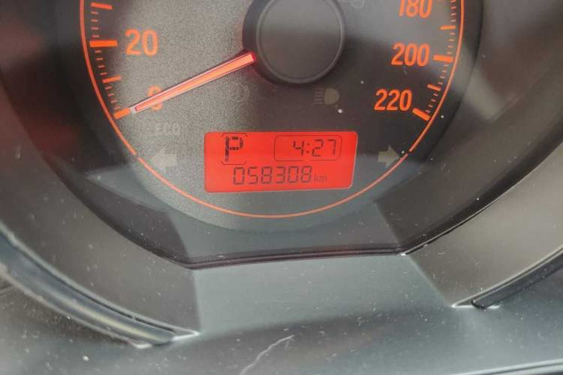 Used Honda Fit 2018 1.5L CVT Comfort Sunroof Version Odometer Close Up