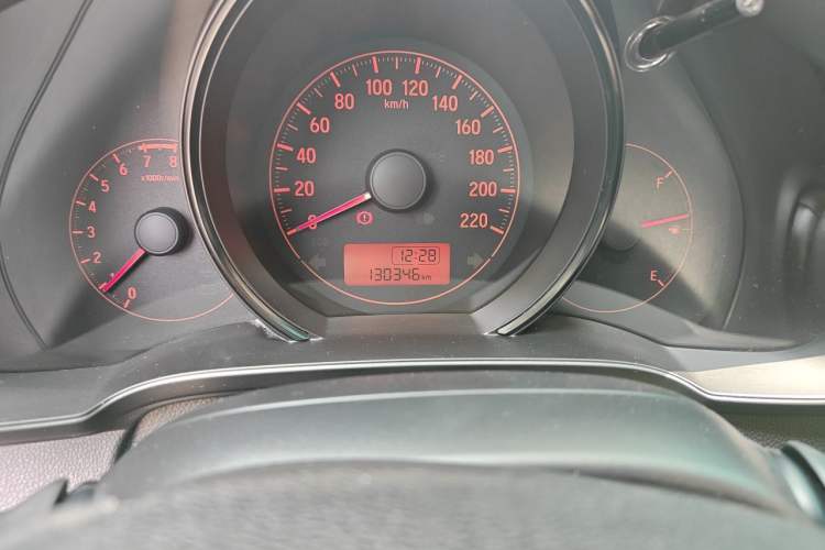Used Honda Fit 2018 1.5L Manual Comfort Version Odometer Close Up