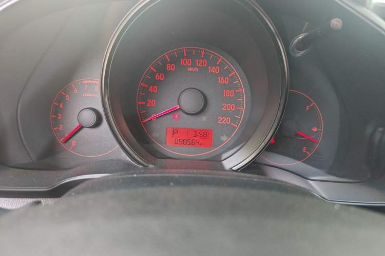 Used Honda Fit 2018 1.5L CVT Comfort Sunroof Version Odometer Close Up