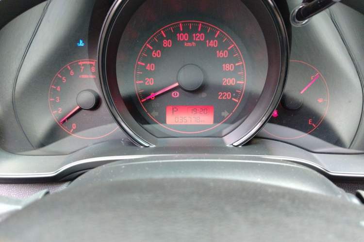 Used Honda Fit 2018 1.5L CVT Comfort Version Odometer Close Up