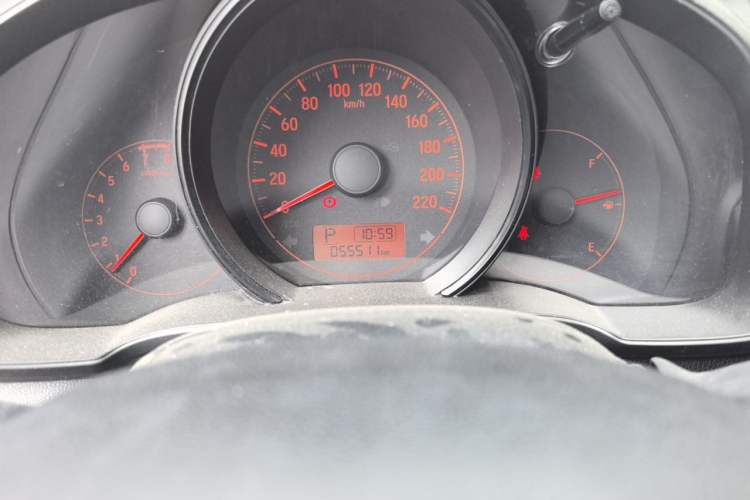 Used Honda Fit 2018 1.5L CVT Comfort Sunroof Version Odometer Close Up