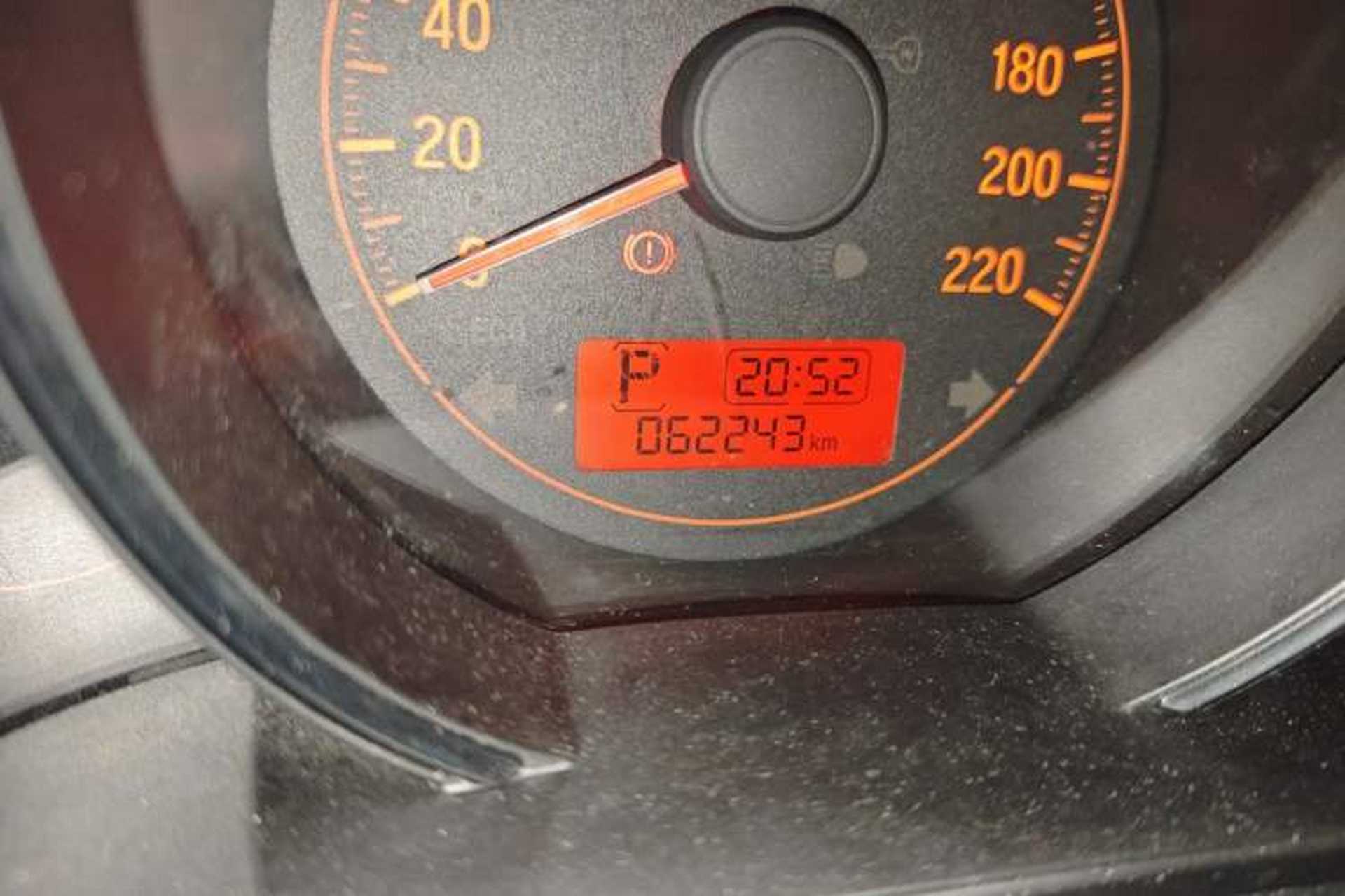 Used Honda Fit 2018 1.5L CVT Comfort Version Odometer Close Up