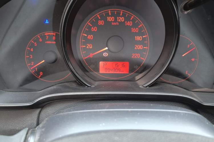 Used Honda Fit 2018 1.5L CVT Comfort Version Odometer Close Up