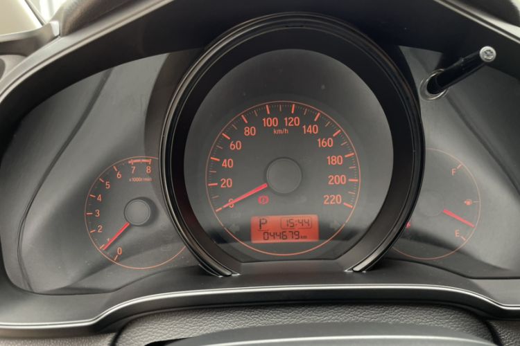 Used Honda Fit 2018 1.5L CVT Comfort Sunroof Version Odometer Close Up