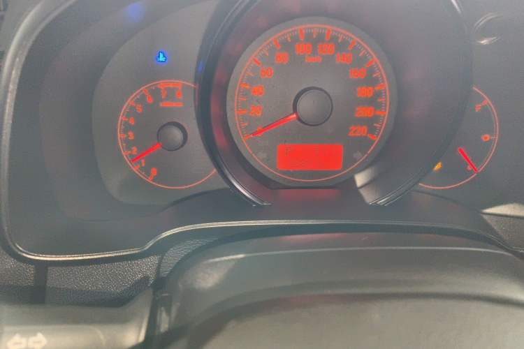 Used Honda Fit 2018 1.5L CVT Comfort Sunroof Version Odometer Close Up