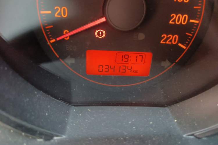Used Honda Fit 2018 1.5L Manual Comfort Version Odometer Close Up