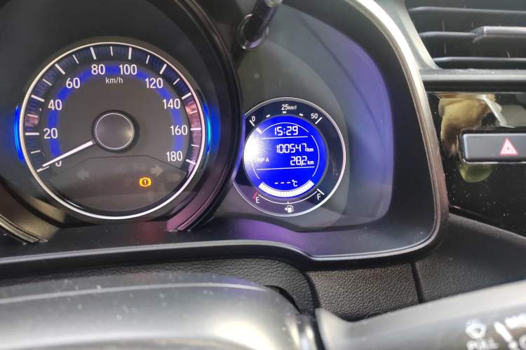 Used Honda Fit 2018 1.5L Manual Comfort Version Odometer Close Up