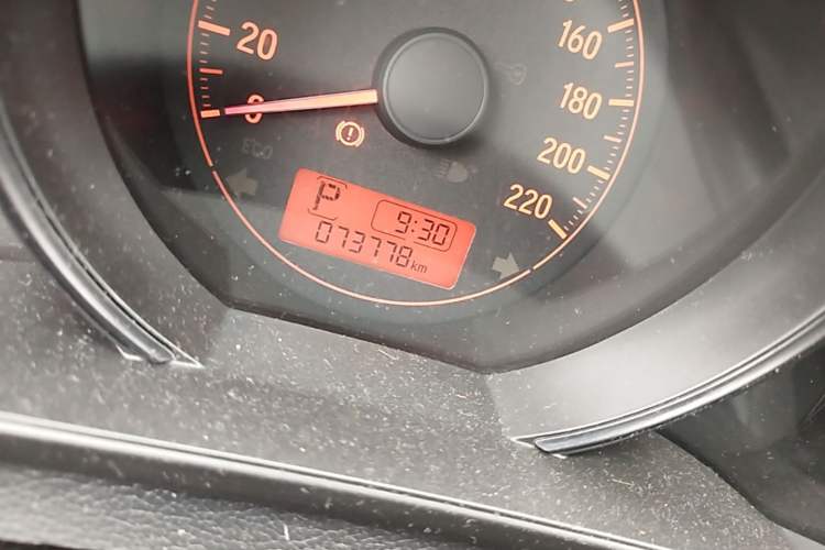 Used Honda Fit 2018 1.5L CVT Comfort Version Odometer Close Up